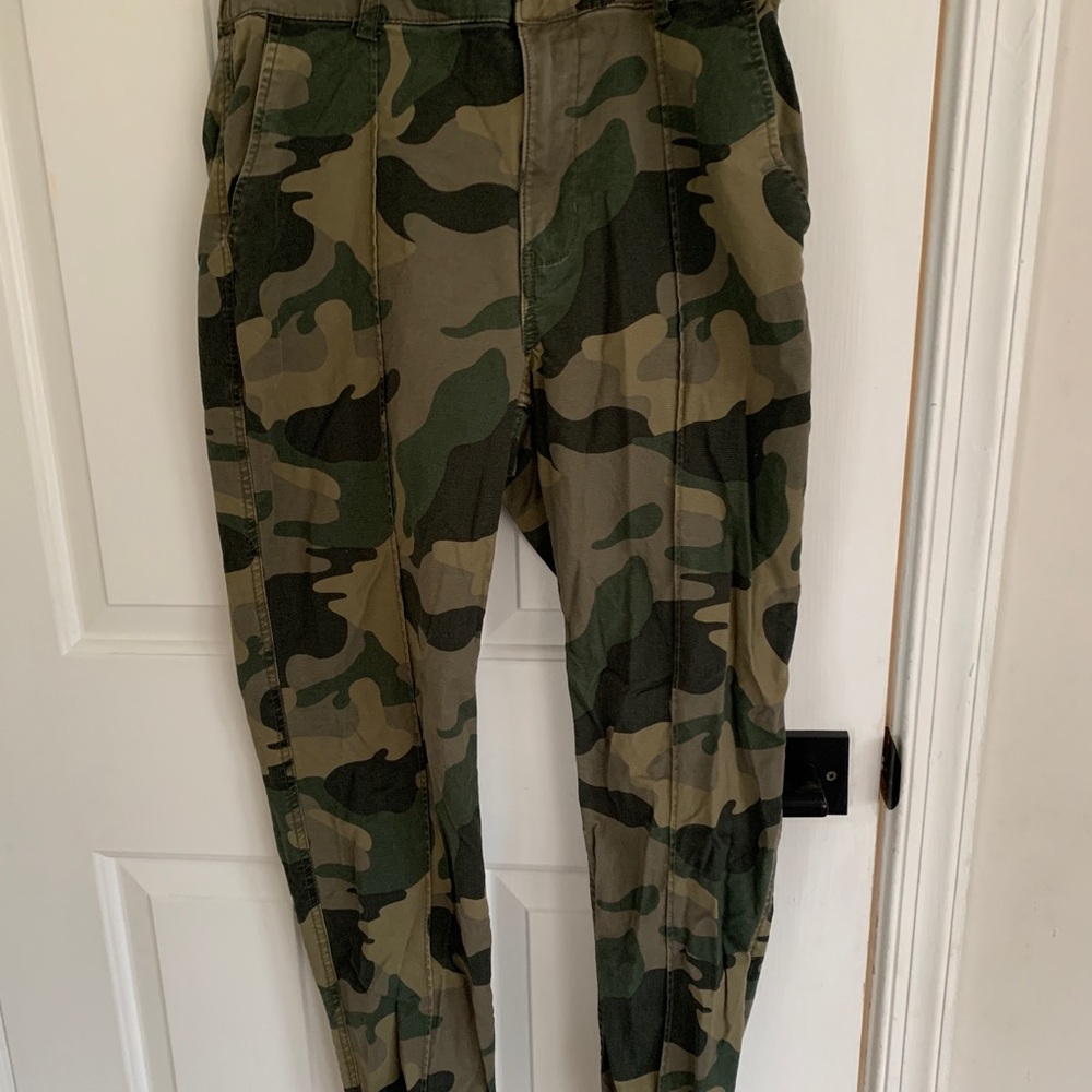 Hollister Camo Cargo Joggers